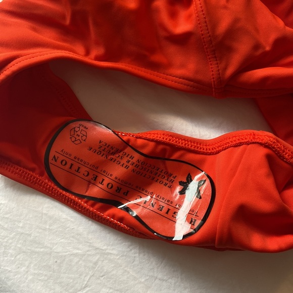 Solid & Striped “The Gemma” Belted one piece swimsuit - Picture 8 of 9